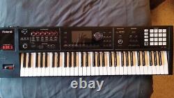 ROLAND FA-06 61 Key Music Workstation SYNTH KEYBOARD