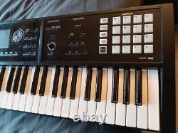 ROLAND FA-06 61 Key Music Workstation SYNTH KEYBOARD