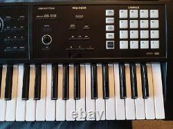 ROLAND FA-06 61 Key Music Workstation SYNTH KEYBOARD