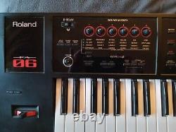 ROLAND FA-06 61 Key Music Workstation SYNTH KEYBOARD