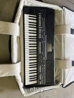 Yamaha PSRSX600 61-key Arranger Workstation With 61 key Gator Case