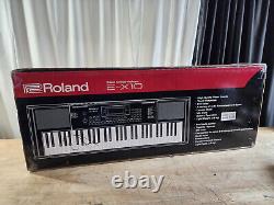 Clavier électronique Roland E-X10 Arrangeur avec repose-partitions et adaptateur secteur
