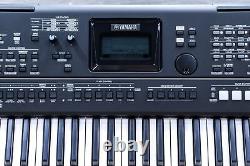 Clavier numérique Yamaha PSR-E473 61 touches avec clavier portable sensible au toucher.