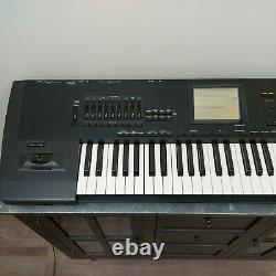 Korg I30 Clavier Électronique / Stage Piano & Interactive Music Workstation