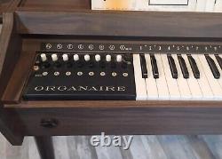 Orgue électrique Vintage Organaire des années 1960 avec partition, fonctionne très bien.