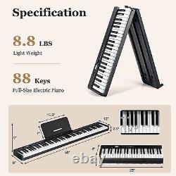 Piano numérique électrique à 88 touches blanches avec touches lestées, pédale et alimentation électrique.