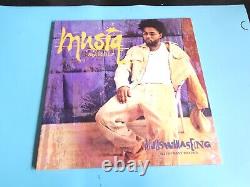 Translate this title in French: Musiq Soulchild? -Aijuswanaseing (2000) VG+ Vinyl 2LP Album Neo Soul R&B Hip-Hop

Musiq Soulchild ? - Aijuswanaseing (2000) VG+ Vinyle 2LP Album Neo Soul R&B Hip-Hop
