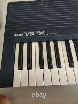 Vintage Yamaha Ypr-1 Portable Piano Keyboard Machine À Son Électrique De Musique