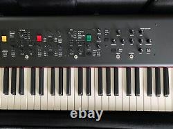 Yamaha CP88 88 Touches Clavier de scène numérique pondéré avec extras MINT