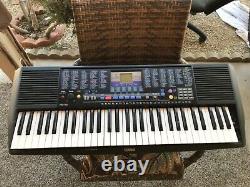 Yamaha Psr-190 Clavier Pour Piano À 61 Clés Avec Le Repos Musical Et Le Cordon D'alimentation Et La Batterie D